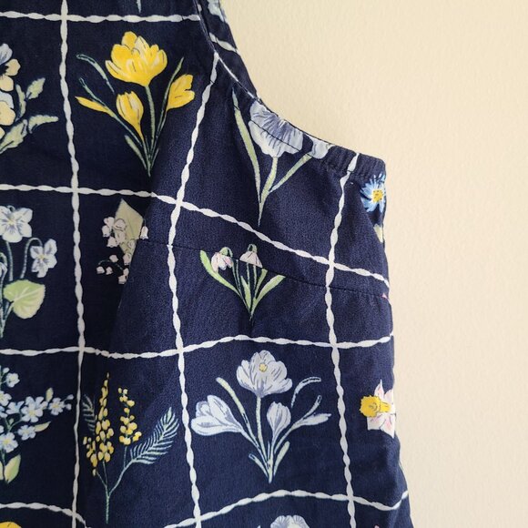 Crown & Ivy Sleeveless Top L Blue Floral 100% Cotton Preppy Ruffle Neck Casual - Picture 5 of 8